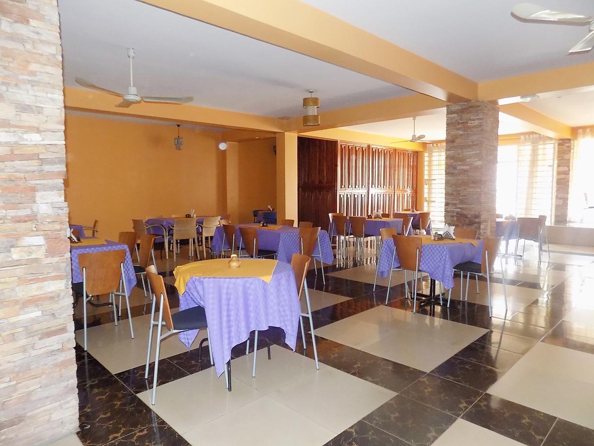 G-One Hotel Kampala Extérieur photo