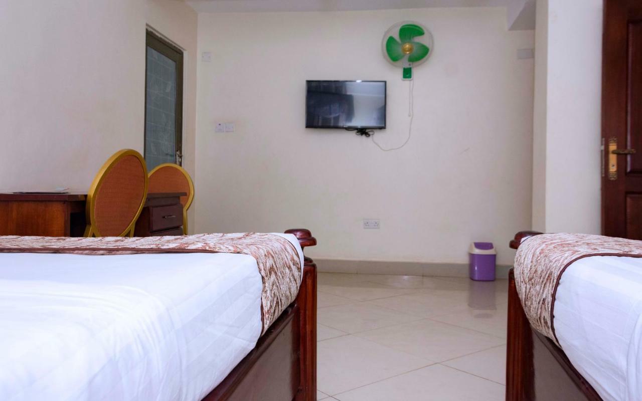 G-One Hotel Kampala Extérieur photo